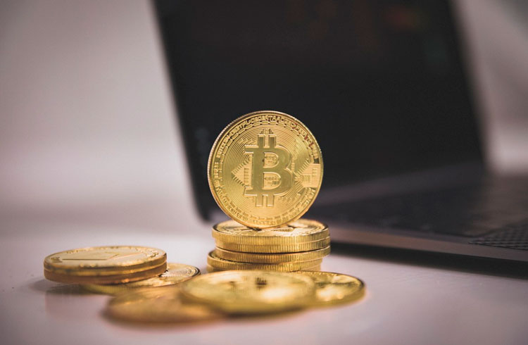 Bitcoin pode sofrer correção e cair a R$ 110.000, afirma Mercado Bitcoin