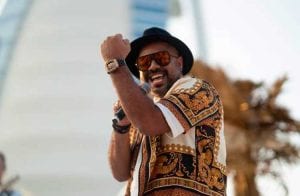 Chefe da pirâmide D9 "faz sucesso" com música Estelionato de Amor