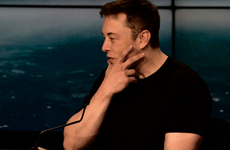 Golpe usa imagem de Elon Musk e rouba R$ 2,5 milhões em Bitcoin