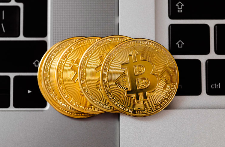 Instabilidade de exchanges é sinal de topo do Bitcoin, diz Fernando Ulrich