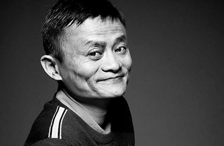 Jack Ma reaparece após 3 meses e ações da Alibaba fecham em alta