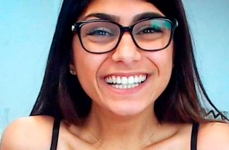 Mia Khalifa investe em Dogecoin: "comprei a ação do cachorro"