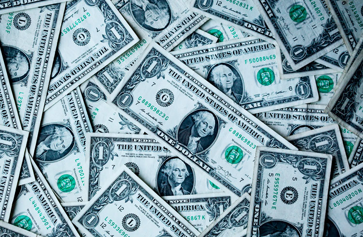 Queda do dólar faz apostas aumentarem contra a moeda
