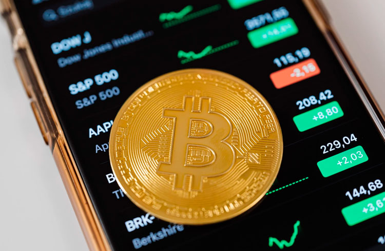 Valor de mercado do Bitcoin supera empresa de Warren Buffet