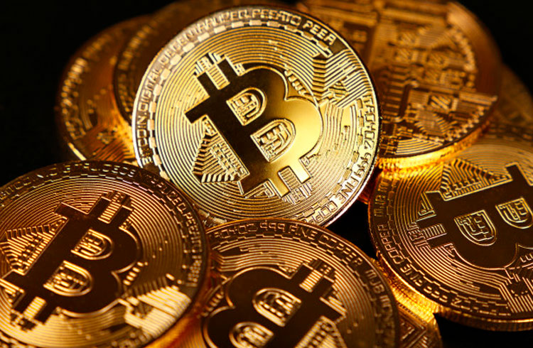 10 maiores empresas públicas compram Bitcoin, o que acontece?