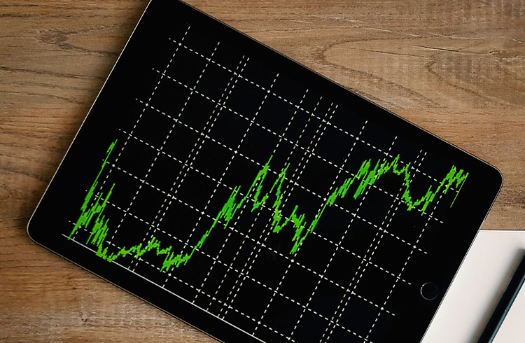 Criptomoeda ignora correção e dispara 40% nesta terça-feira