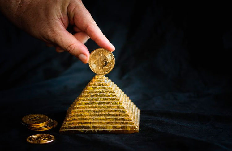 Líder de suposta pirâmide de Bitcoin é encontrado morto em Santa Catarina