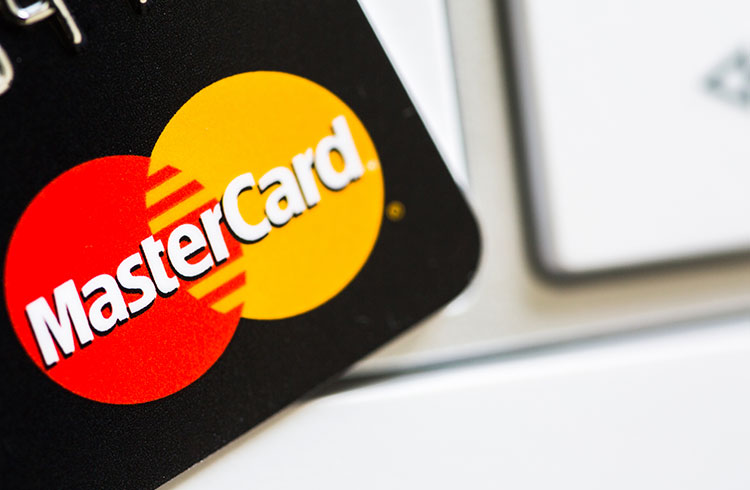 Mastercard lança cartão com suporte para moeda digital de banco