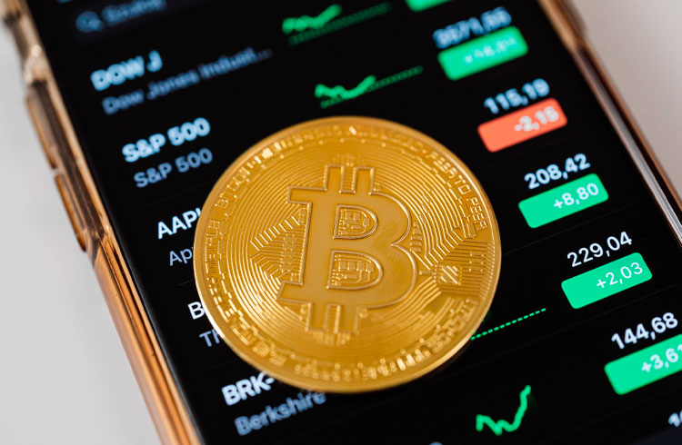 Bitcoin inicia a semana com recuperação e Binance Coin dispara 18,5%