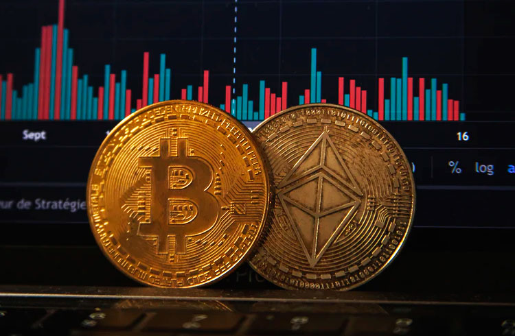 Bitcoin reage e beira R$ 320.000; Ethereum a quase R$ 11.000