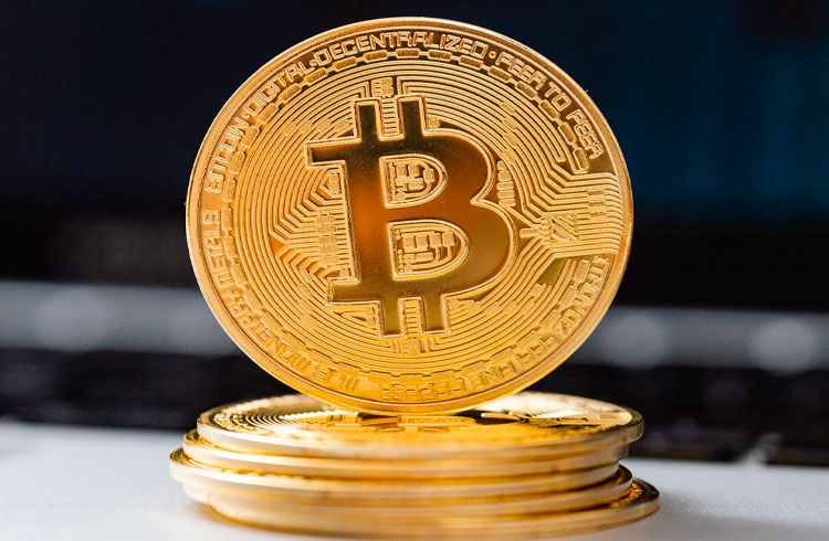 Fim da alta? Bitcoin fica abaixo de R$ 265.000 nesta sexta-feira