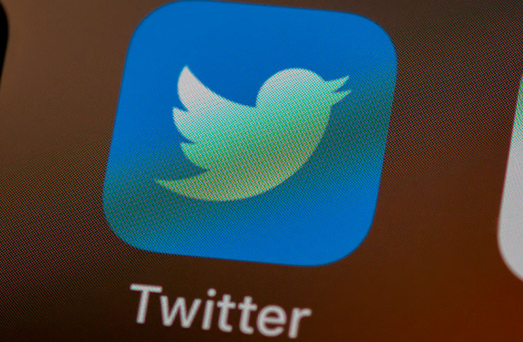 Twitter suspende perfis de influenciadores relacionados a criptomoedas