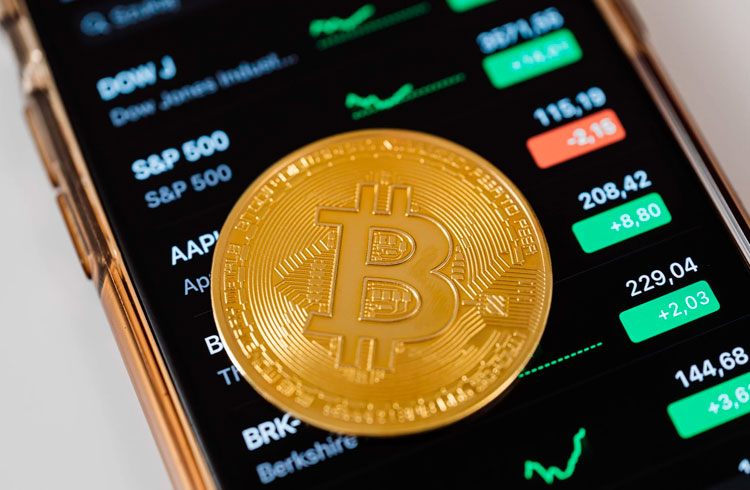 Bitcoin tem abril mais fraco da história, mas maio pode ser muito bom