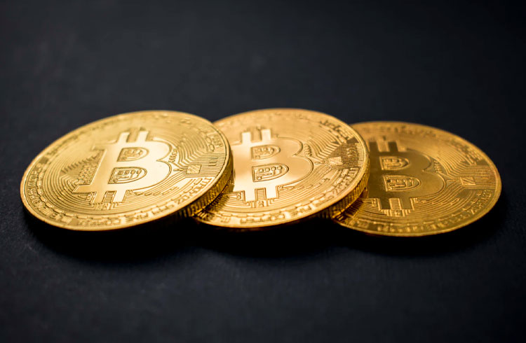 Fundador da XP diz que Bitcoin é ouro, mas não arrisca investimento