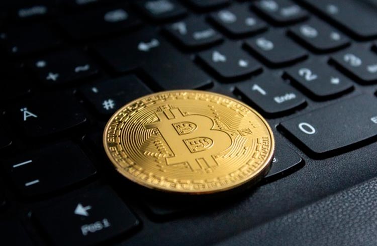 Pânico no mercado de Bitcoin atinge maior pico em 1 ano