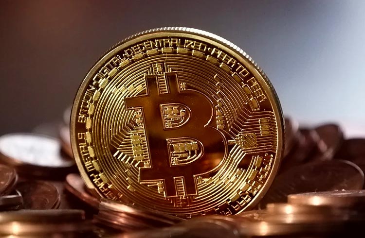 Bitcoin e demais criptomoedas operam em alta nesta segunda-feira