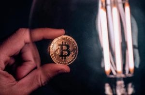 Bitcoin em El Salvador e mineração na China: saiba tudo com um podcast