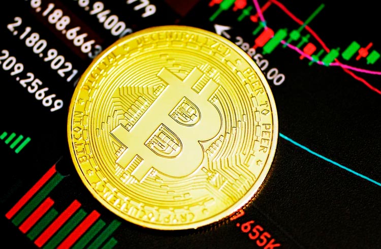 Brasileiros negociam 73% mais Bitcoin em maio mesmo durante queda