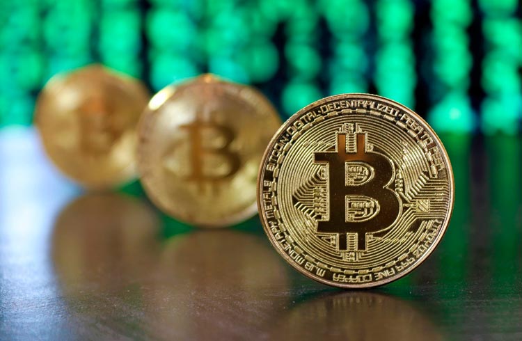 Empresa investe em Bitcoin e afirma ter lucro de US$ 1 bilhão