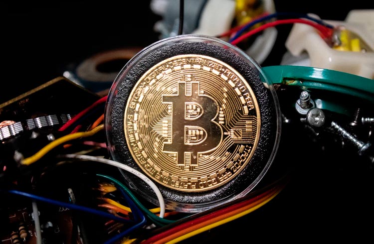 Mineradores de Bitcoin experienciam queda de 80% na receita