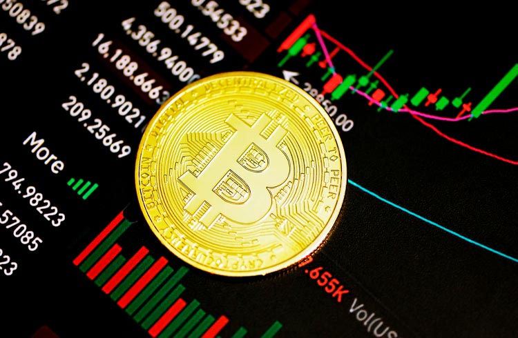 Queda no Bitcoin leva ações da Coinbase ao menor nível este ano