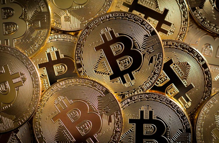 Bitcoin ameaçado: envio de BTC a exchanges e fechamento semanal preocupam