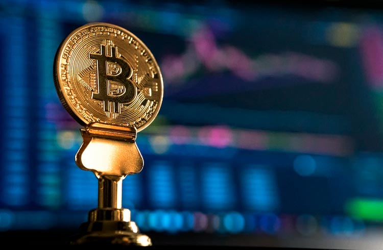 Bitcoin em exchanges atinge menor volume em 6 meses