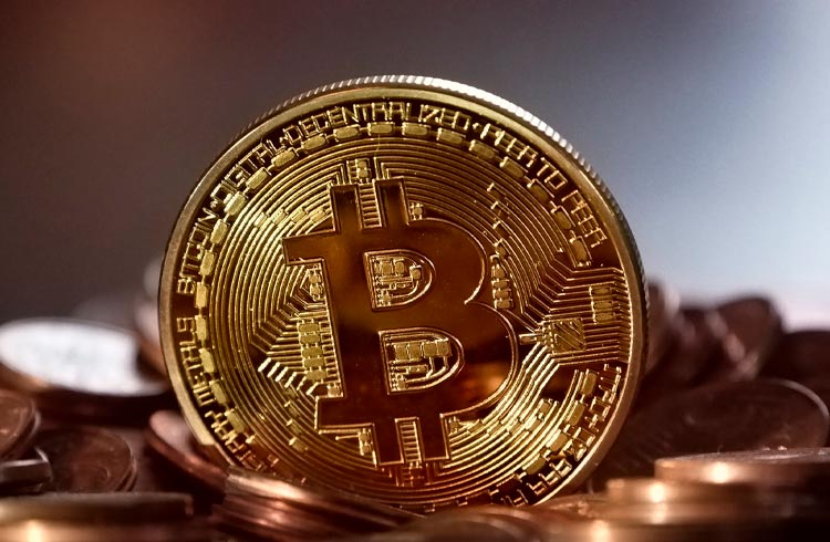 Bitcoin só atingirá topo em novembro de 2022, defende analista