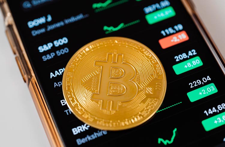 "É muito provável que o Bitcoin faça um rompimento positivo", revela análise