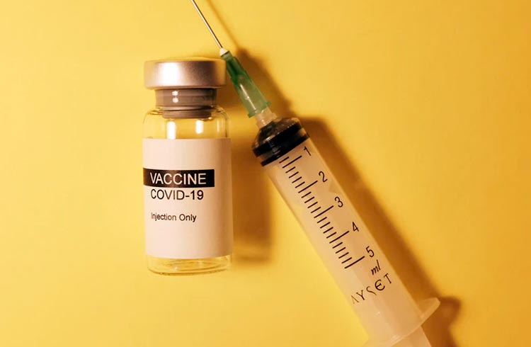 Governo brasileiro negociou propina de vacinas em criptomoedas, diz portal