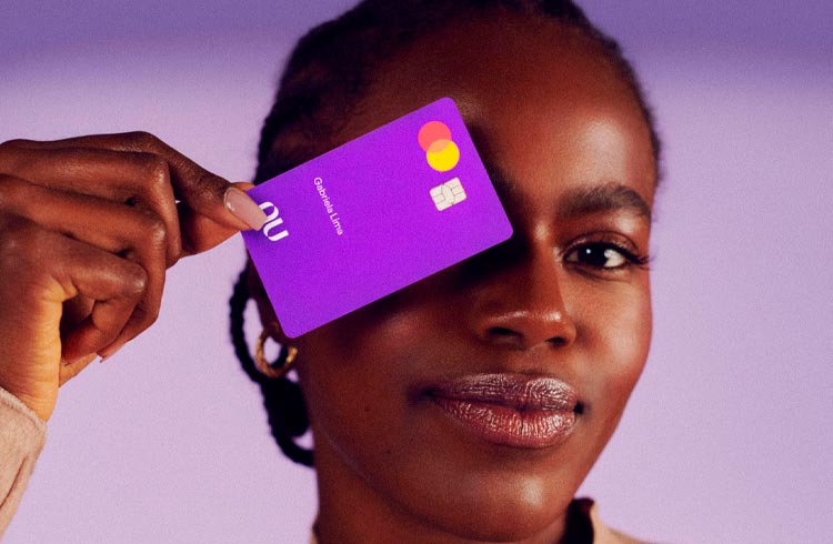 Nubank revela cartão com suporte para Apple Pay e cashback