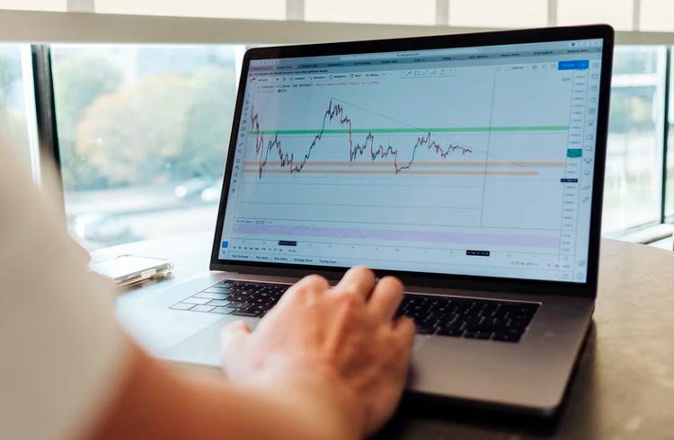 Analista indica que BNB, Dogecoin e outras duas altcoins estão prontas para novo rali