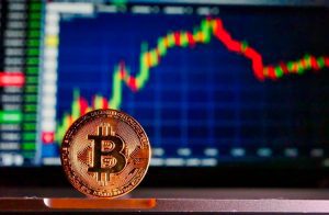 Bitcoin rompe novamente os R$ 240.000 nesta sexta-feira