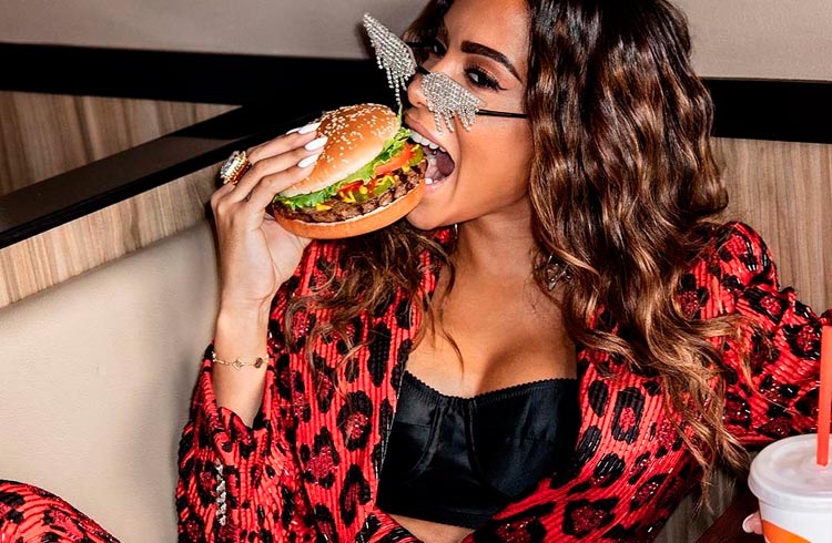 Anitta é a estrela da nova campanha de NFTs do Burger King