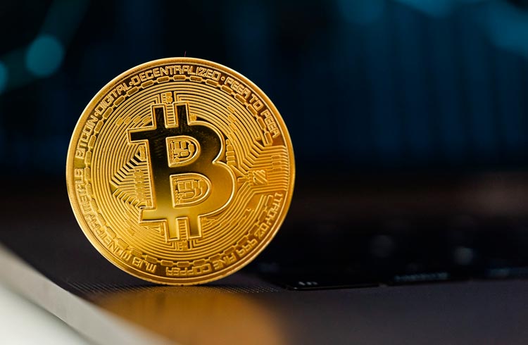 Bitcoin cai 9% em setembro e atinge longa sequência negativa