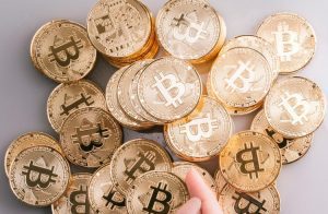 Bitcoin volta a subir 3%, mas estabilidade das criptomoedas ainda é incerto