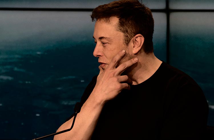 Elon Musk faz criptomoeda disparar 109% após publicar foto de seu cachorro