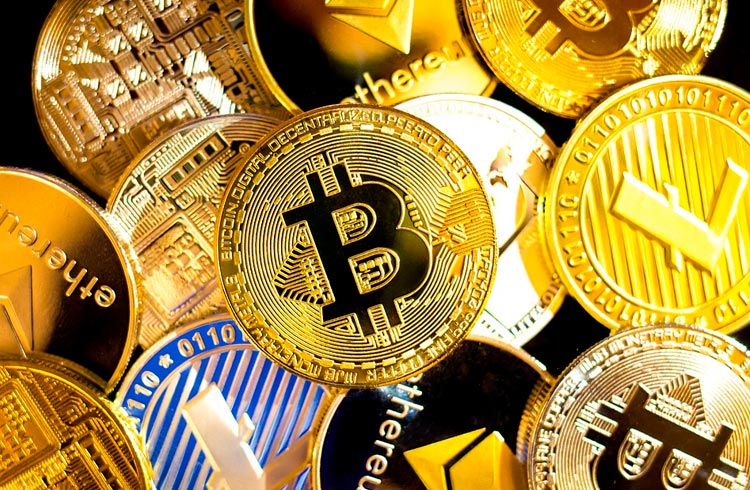 Analista prevê alta de até 300% para Bitcoin e outras três criptomoedas