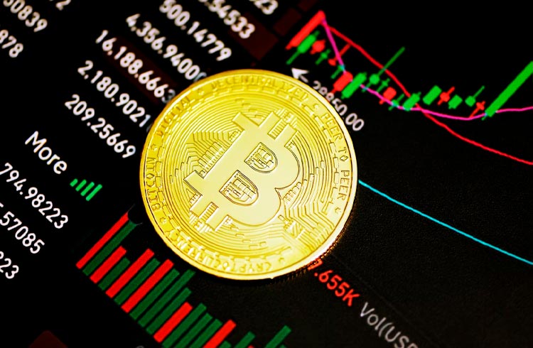 Bitcoin sobe 8% e sinaliza recuperação do mercado. Token AXS chega aos US$ 86