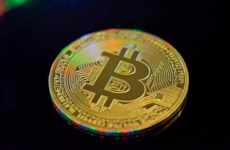 Preço do Bitcoin passa de US$ 55 mil pela primeira vez desde maio