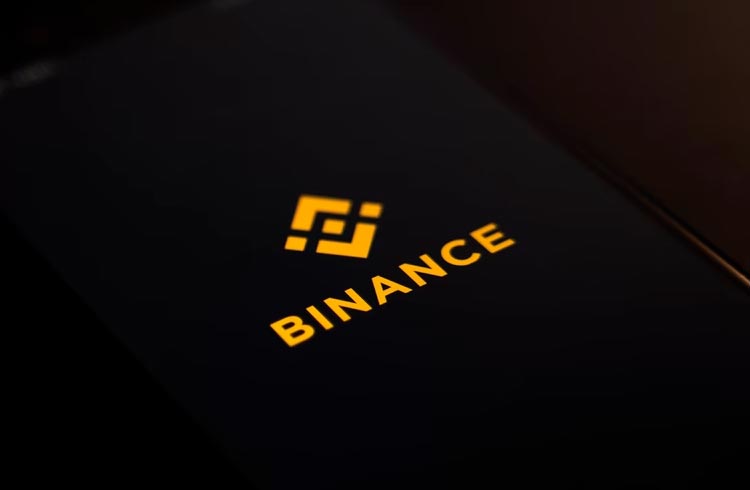 Binance congela saques de Dogecoin após atualização da rede