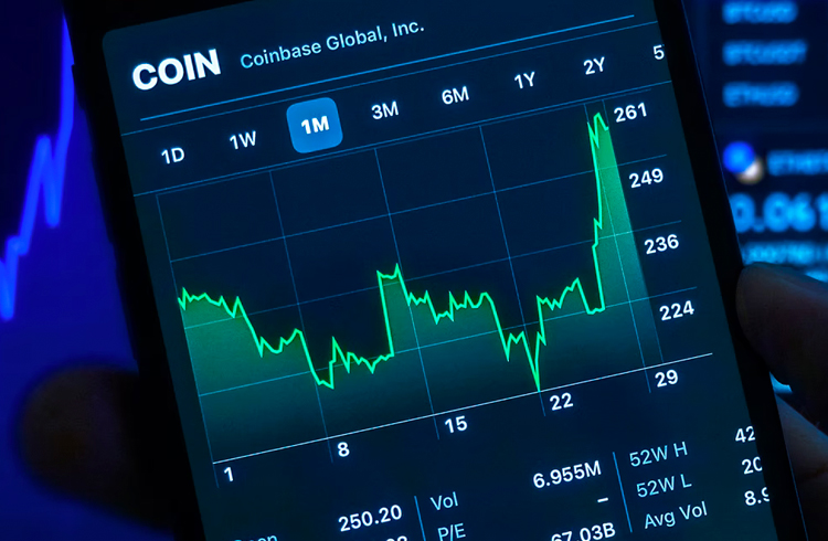 Bitcoin, Ethereum e XRP sobem 4%; Solana sobe 7%; Tokens de metaverso disparam mais de 80%. Mercado de criptomoedas recupera perdas