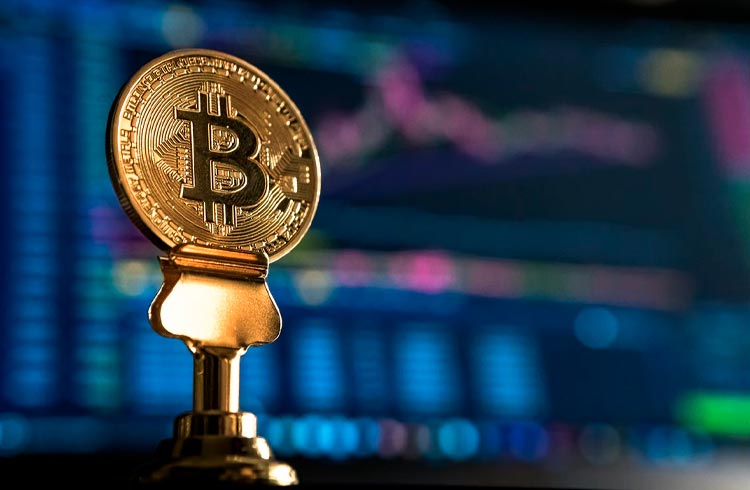 Depois de cair mais de 15% analista aponta para onde vai o preço do Bitcoin