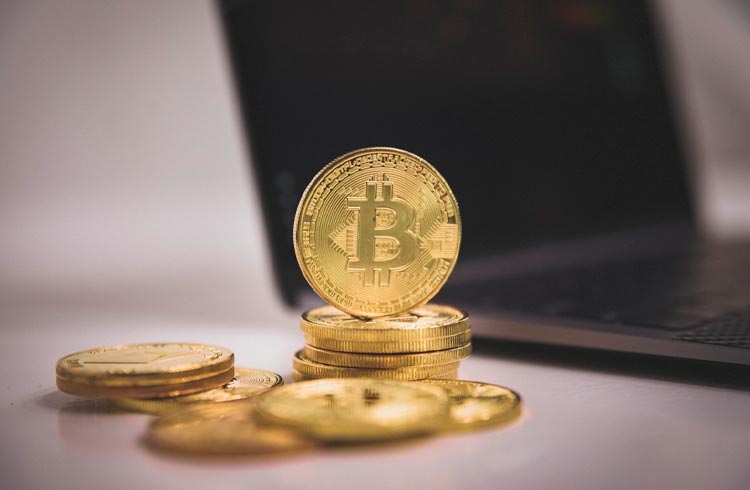 Mineração de Bitcoin gera US$ 1,72 bilhão em receita em outubro; 2º maior nível já registrado