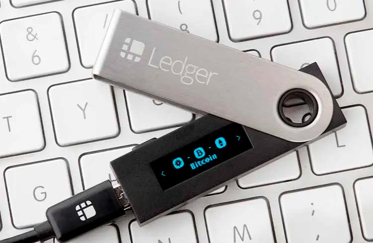 Ledger anuncia cartão de débito cripto e parcerias de peso com FTX, Coinbase e Rarible