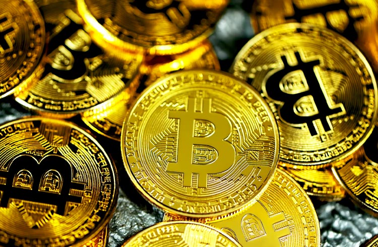 Terceiro homem mais rico do México diz: Esqueça o dinheiro fisico e compre bitcoin