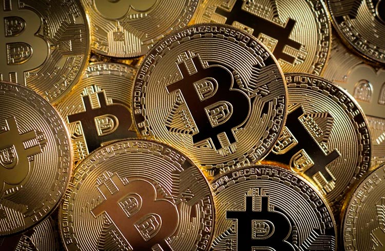 Apesar de baixa, Bitcoin superou o ouro e todos as outras commodities em 2021