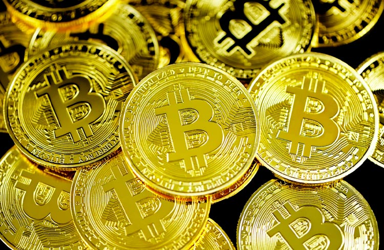 Baleias e holders acumularam mais de 2,42 milhões de Bitcoins em 2021