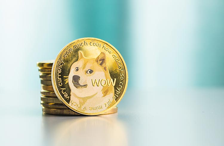 Preço de Dogecoin pronto para quebrar a alta semanal e marcar US$ 0,16