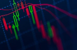 Bitcoin permanece estável em US$ 43 mil. ETH tem alta de 1,4% e criptomoedas têm preços corrigidos no mercado